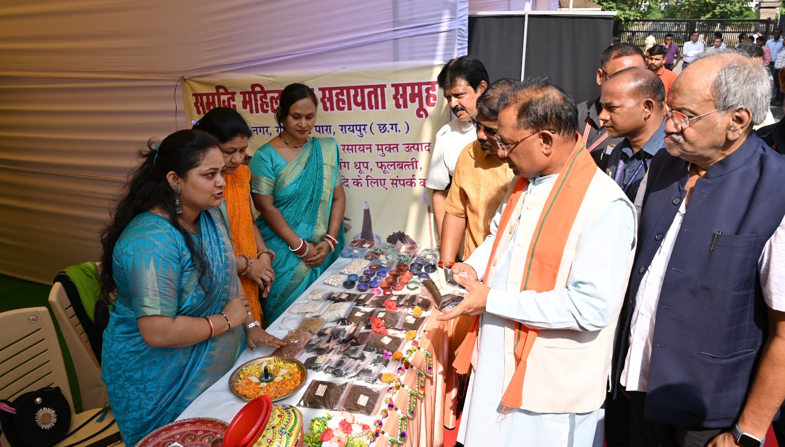 मुख्यमंत्री विष्णु देव साय ने गांधी जयंती के अवसर पर की बड़ी घोषणा- छत्तीसगढ़ में खादी वस्त्रों की खरीद पर मिलेगी 25% की बड़ी छूट