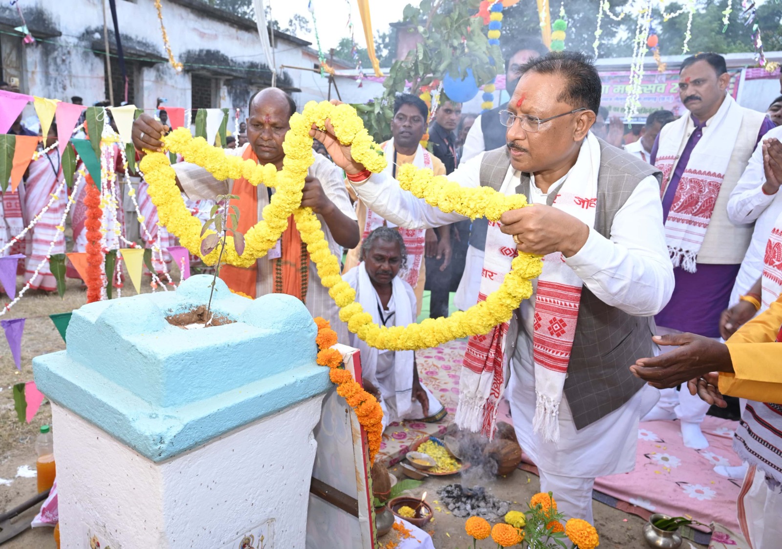 पुरखों के दिखाए राह का अनुसरण हमारी जिम्मेदारी: मुख्यमंत्री श्री विष्णु देव साय