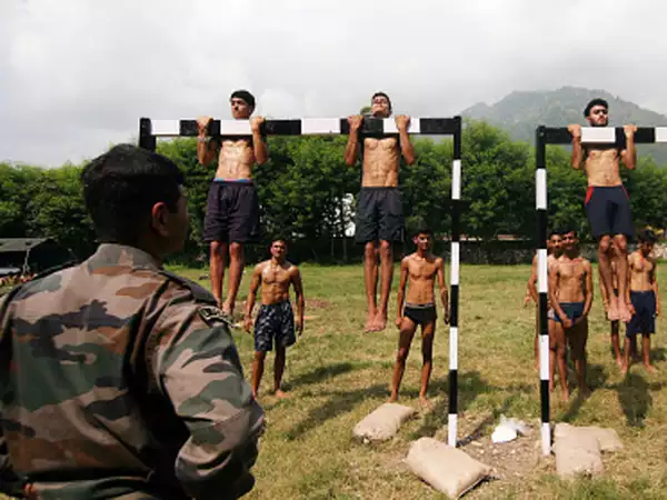 अग्निवीर भर्ती में अभ्यर्थी दौड़ के बाद मैदान में गिरकर हुआ बेहोश, तत्काल मुहैय्या कराया गया समुचित उपचार, लेकिन इलाज के दौरान हुई मृत्यु