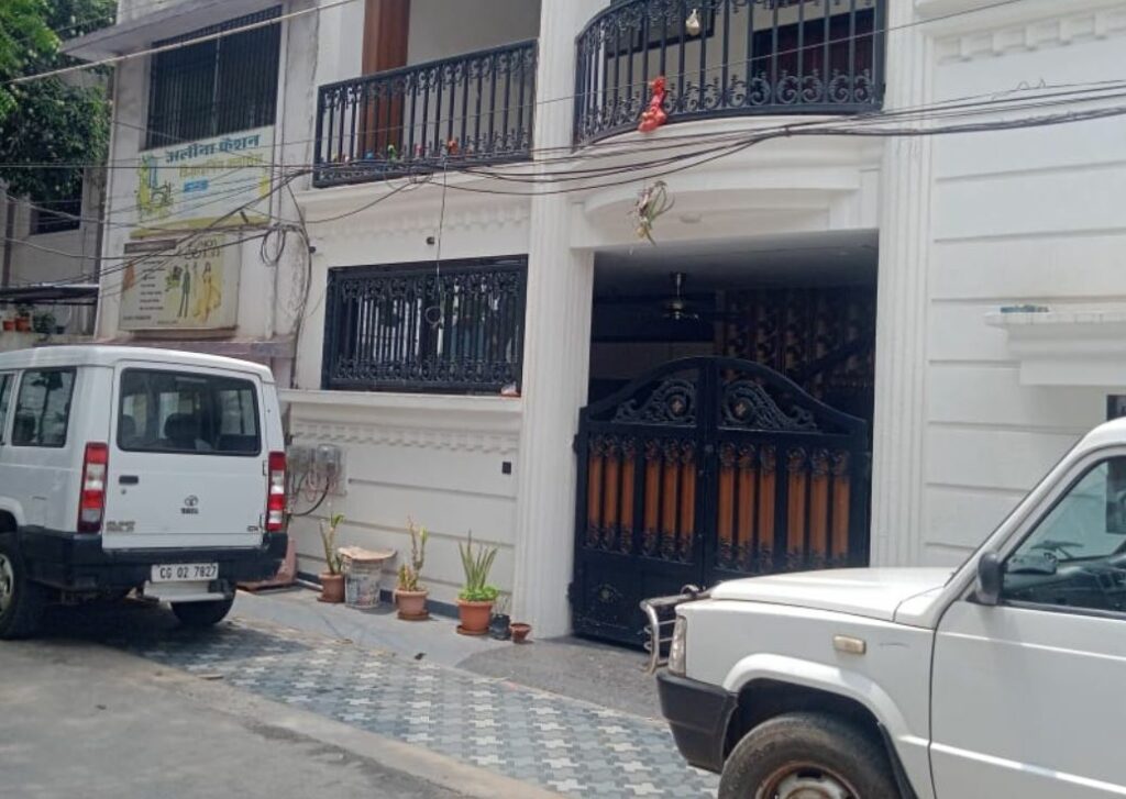 रायपुर: पूर्व मंत्री कवासी लखमा के करीबियों पर ACB-EOW का शिकंजा, 13 ठिकानों पर दबिश, 19 लाख कैश व दस्तावेज जब्त