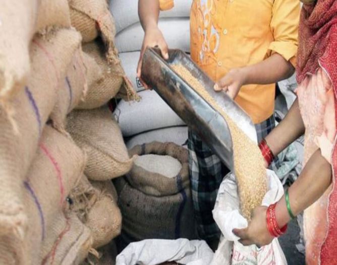छत्तीसगढ़: राशन कार्डधारकों को जून में मिलेगा 3 महीने का चावल एक साथ, सरकार ने मानसून को लेकर लिया बड़ा फैसला