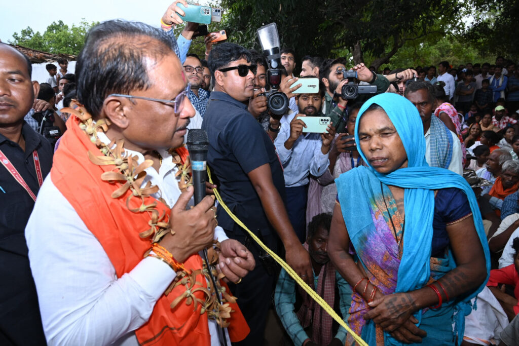 मुख्यमंत्री श्री विष्णु देव साय का हरगवां गांव में औचक दौरा