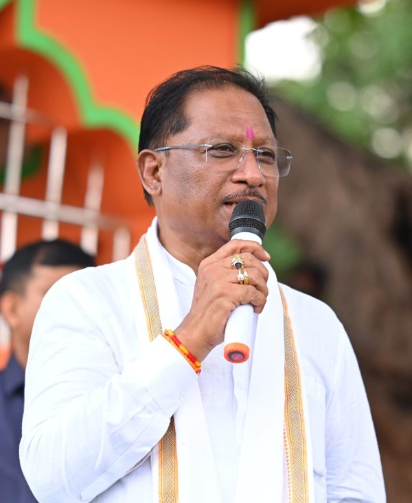 मुख्यमंत्री साय ने 220 करोड़ रूपए की लागत से बन रही सिद्धबाबा सिंचाई जलाशय परियोजना का किया निरीक्षण
