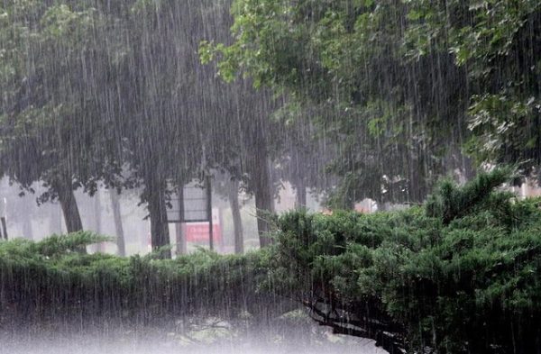 प्री-मॉनसून ने दी देशभर में दस्तक, इन राज्यों में होगी झमाझम बारिश, मैदानी इलाकों में आंधी और बारिश का सिलसिला जारी