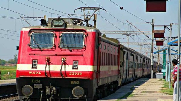 भारत -पाक तनाव : रेलवे ने सुरक्षा के लिए चलाई 3 स्पैशल Trains, जानें रूट और Schedule