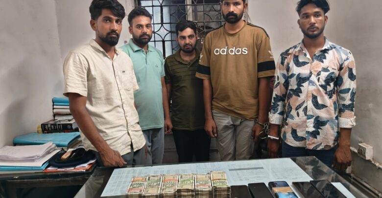 रायपुर पुलिस की बड़ी कामयाबी: लूट के आरोपियों को पाकिस्तान सीमा से दबोचा, 15 लाख की नकदी बरामद