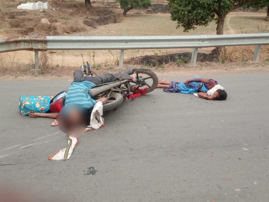 कोरबा: तेज रफ्तार कार ने ली पति की जान, आंखों के सामने हादसे में बेसुध हुई पत्नी