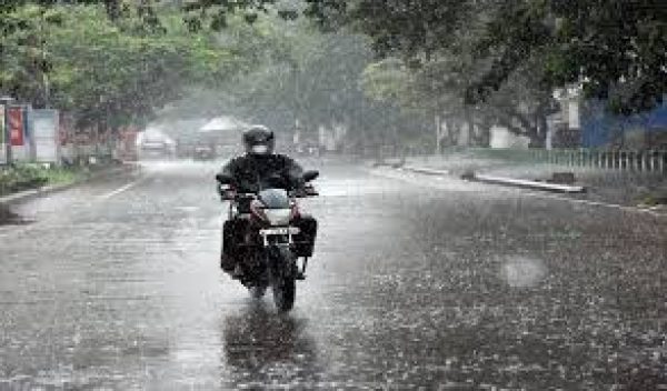 Monsoon Update : चार दिन पहले केरल में दस्तक दे सकता है मानसून, इस साल सामान्य से ज्यादा बारिश होने का अनुमान