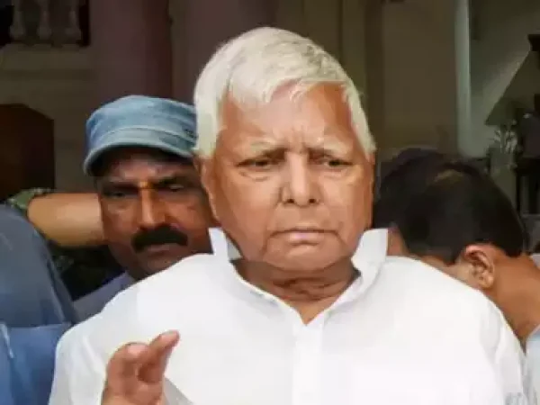 तेज प्रताप यादव आरजेडी से 6 साल के लिए निष्कासित, लालू यादव ने कहा– पारिवारिक मूल्यों के खिलाफ आचरण