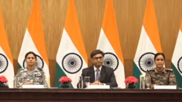 ऑपरेशन सिंदूर : ‘पाकिस्तान हमें उकसाने का काम कर रहा, उसका संयमित जवाब दे रहे’, ब्रीफिंग में विदेश मंत्रालय ने दी जानकारी
