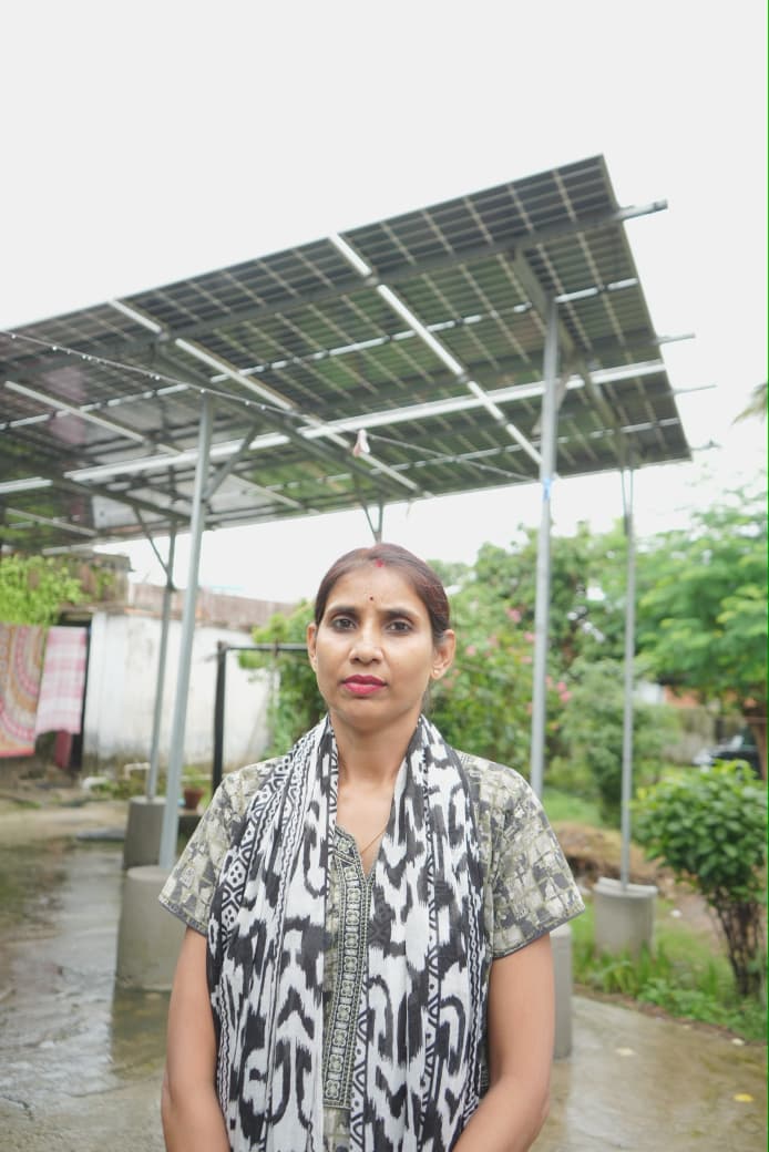 प्रधानमंत्री सूर्यघर मुफ्त बिजली योजना के तहत कोरबा में मोनिका एक्का के घर पर रूफटॉप सोलर पैनल।