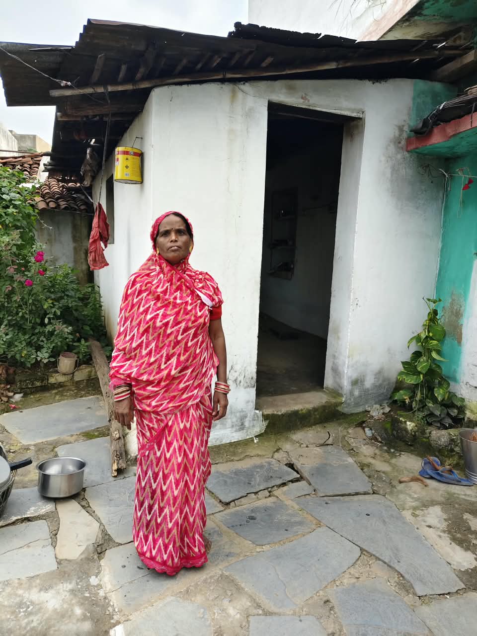 मुख्यमंत्री निर्माण श्रमिक मृत्यु सहायता योजना की लाभार्थी उमा बाई साहू